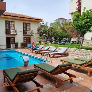 Otel Sezgin, Kuşadası